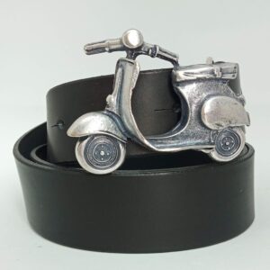 Cinturón negro con chapón Vespa - Añil Constantina