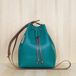 Bolso de piel tipo bombonera en color verde billar